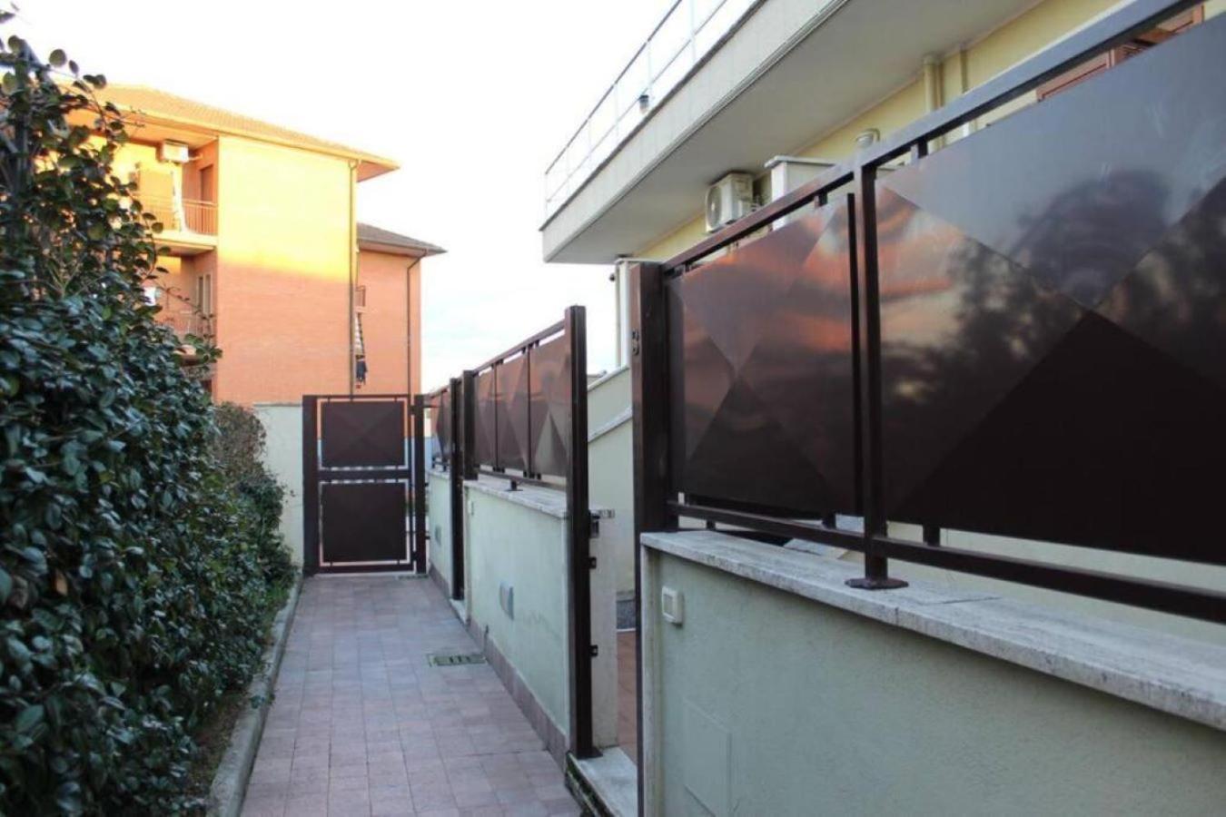 Casa Indipendente Fronte Metro C Ferienhaus Rom